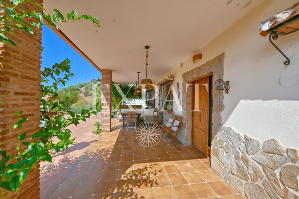 4 sypialnia Finka/Dom wiejski na sprzedaż w Riogordo z basenem - 370 000 € (Ref: 9104433)