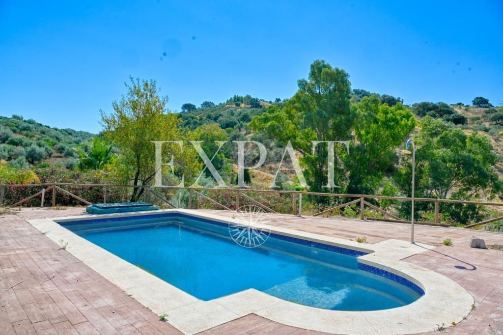 4 sypialnia Finka/Dom wiejski na sprzedaż w Riogordo z basenem - 370 000 € (Ref: 9104433)