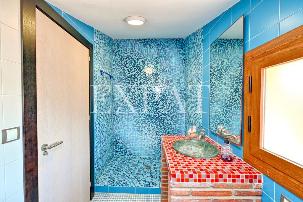 4 sypialnia Finka/Dom wiejski na sprzedaż w Riogordo z basenem - 370 000 € (Ref: 9104433)