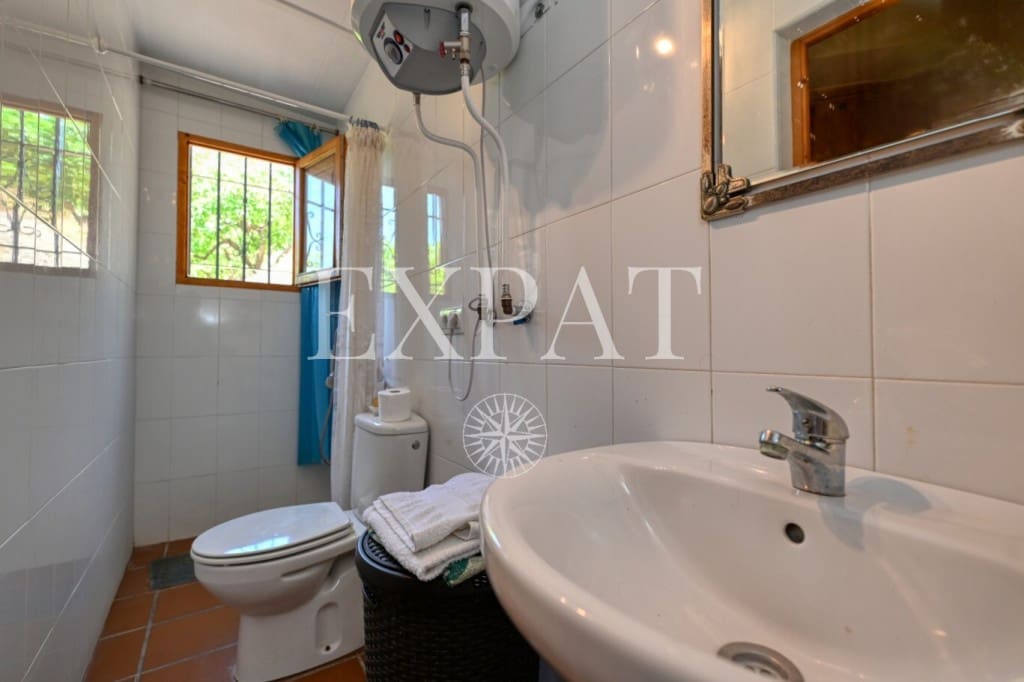 4 soveværelse Finca/Landehus til salg i Canillas de Albaida med swimmingpool garage - € 390.000 (Ref: 9124883)