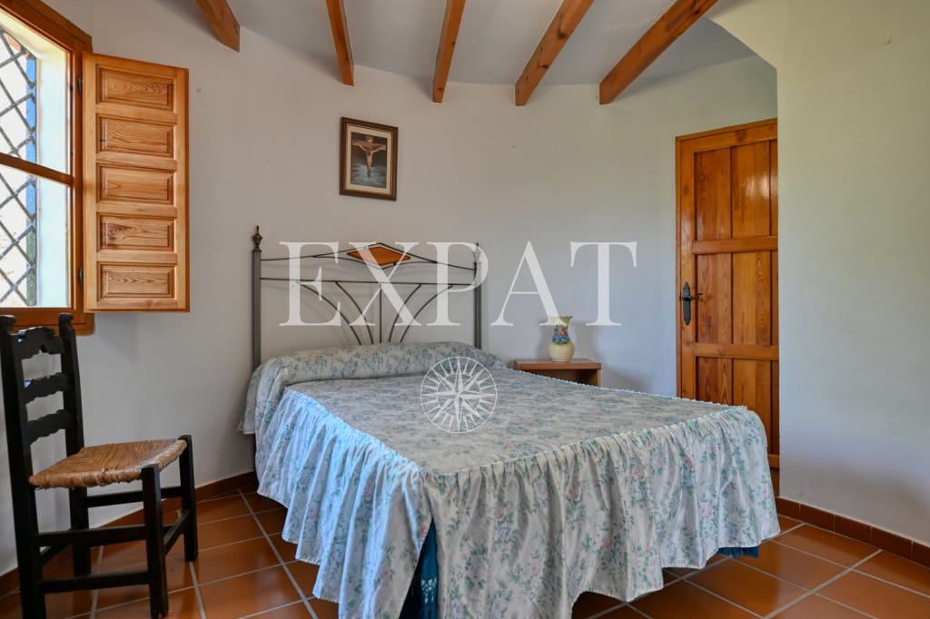 4 soveværelse Finca/Landehus til salg i Canillas de Albaida med swimmingpool garage - € 390.000 (Ref: 9124883)