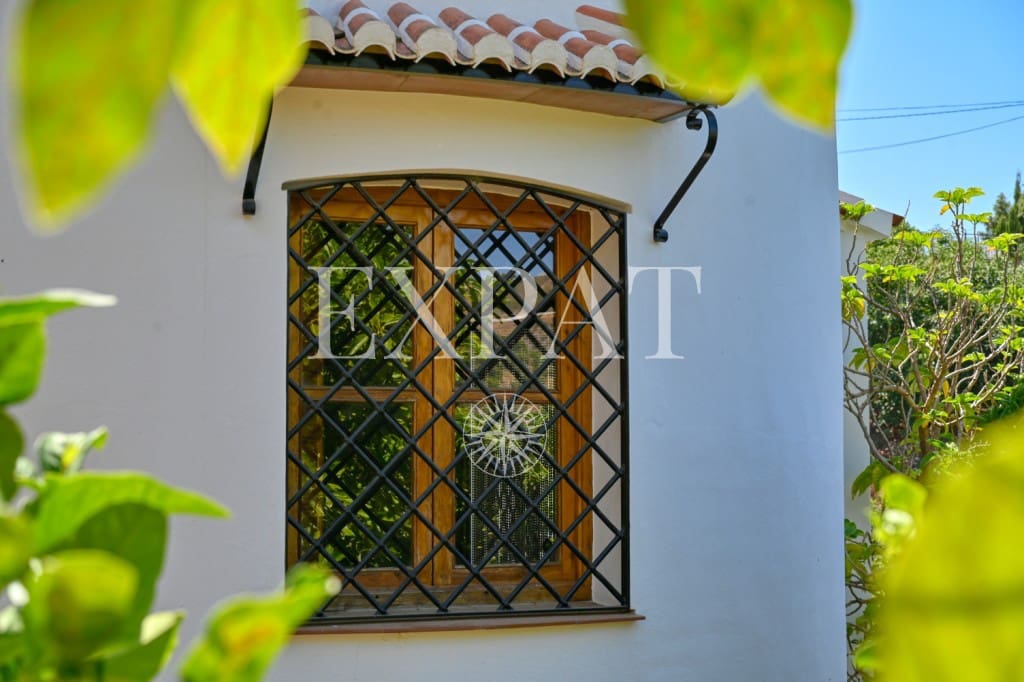 4 soveværelse Finca/Landehus til salg i Canillas de Albaida med swimmingpool garage - € 390.000 (Ref: 9124883)