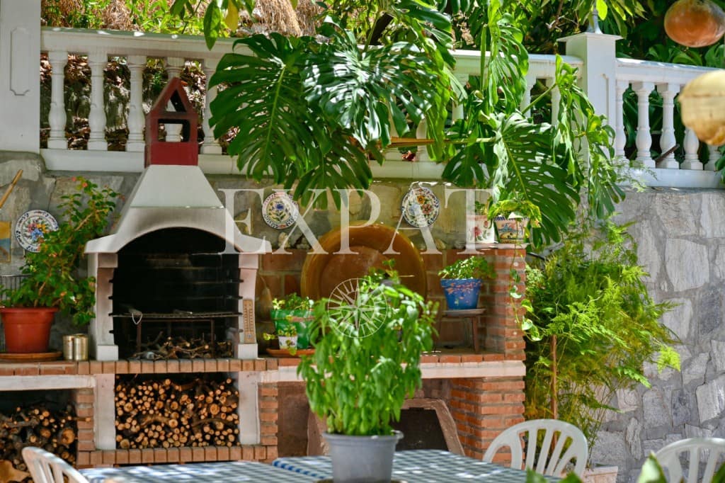 4 soveværelse Finca/Landehus til salg i Canillas de Albaida med swimmingpool garage - € 390.000 (Ref: 9124883)