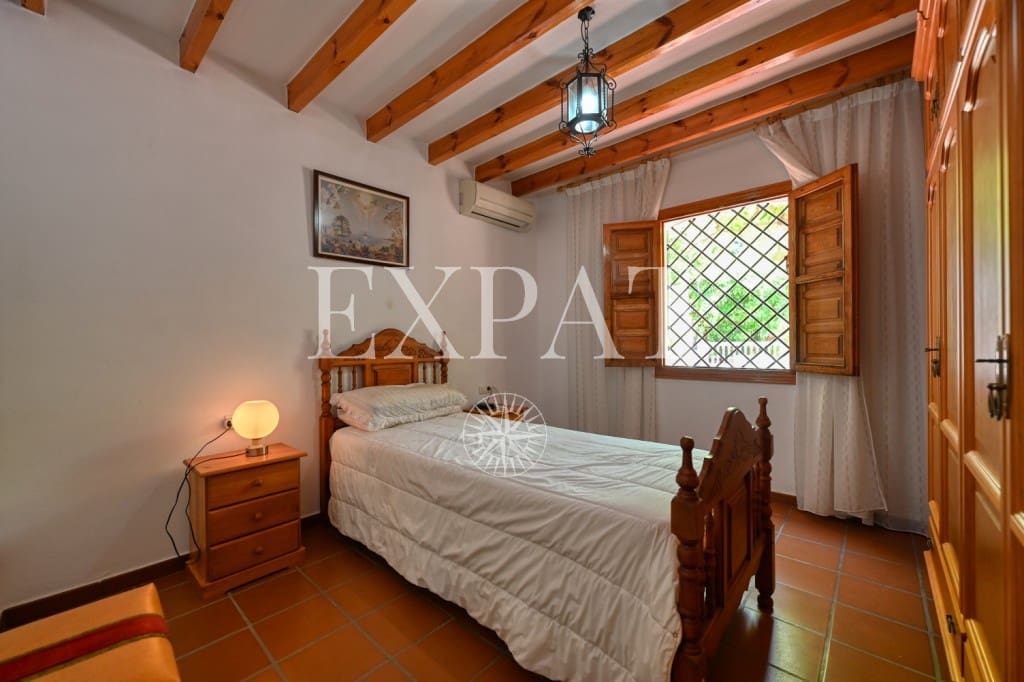 4 soveværelse Finca/Landehus til salg i Canillas de Albaida med swimmingpool garage - € 390.000 (Ref: 9124883)