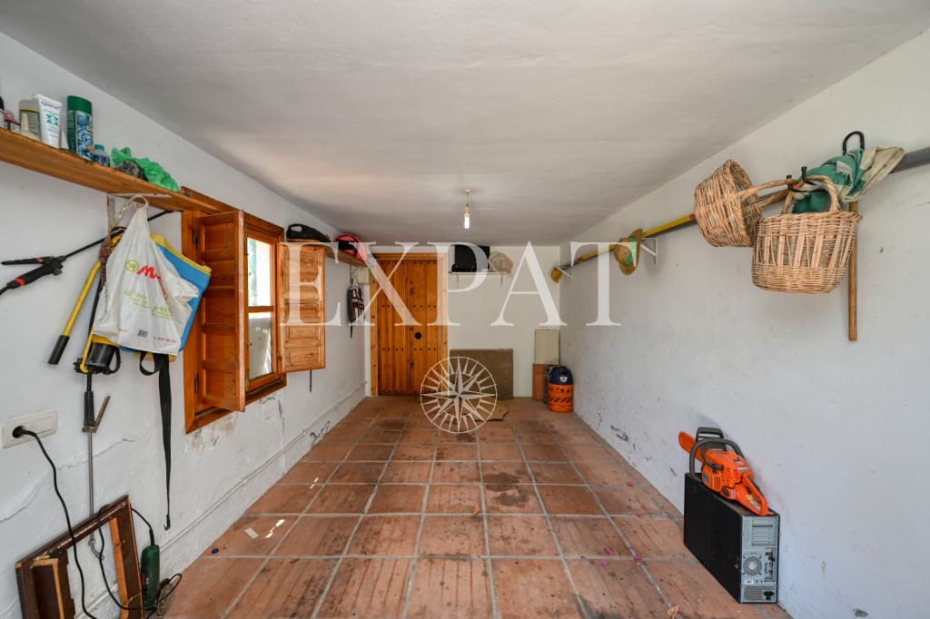 4 soveværelse Finca/Landehus til salg i Canillas de Albaida med swimmingpool garage - € 390.000 (Ref: 9124883)