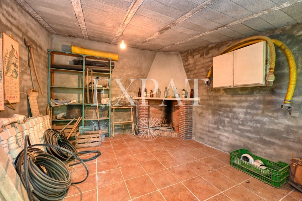 4 soveværelse Finca/Landehus til salg i Canillas de Albaida med swimmingpool garage - € 390.000 (Ref: 9124883)