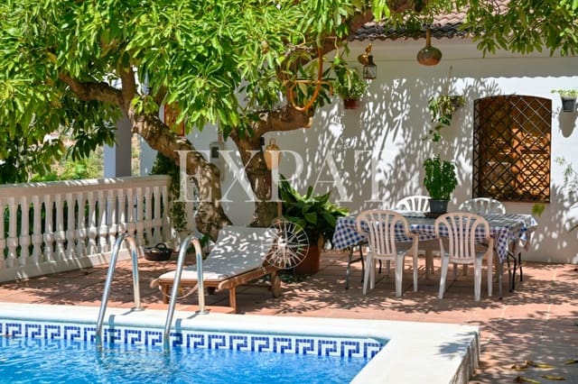 4 soveværelse Finca/Landehus til salg i Canillas de Albaida med swimmingpool garage - € 390.000 (Ref: 9124883)