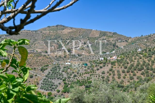 4 soveværelse Finca/Landehus til salg i Canillas de Albaida med swimmingpool garage - € 390.000 (Ref: 9124883)