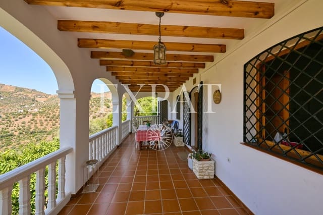 4 soveværelse Finca/Landehus til salg i Canillas de Albaida med swimmingpool garage - € 390.000 (Ref: 9124883)