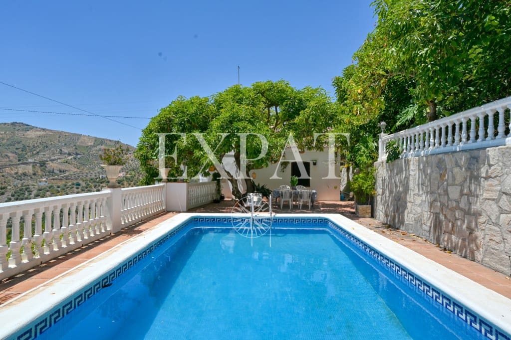4 soveværelse Finca/Landehus til salg i Canillas de Albaida med swimmingpool garage - € 390.000 (Ref: 9124883)