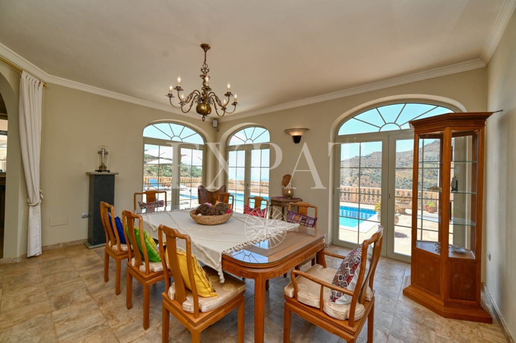 4 camera da letto Finca/Casa di Campagna in vendita in Arenas con piscina - 990.000 € (Rif: 9204395)