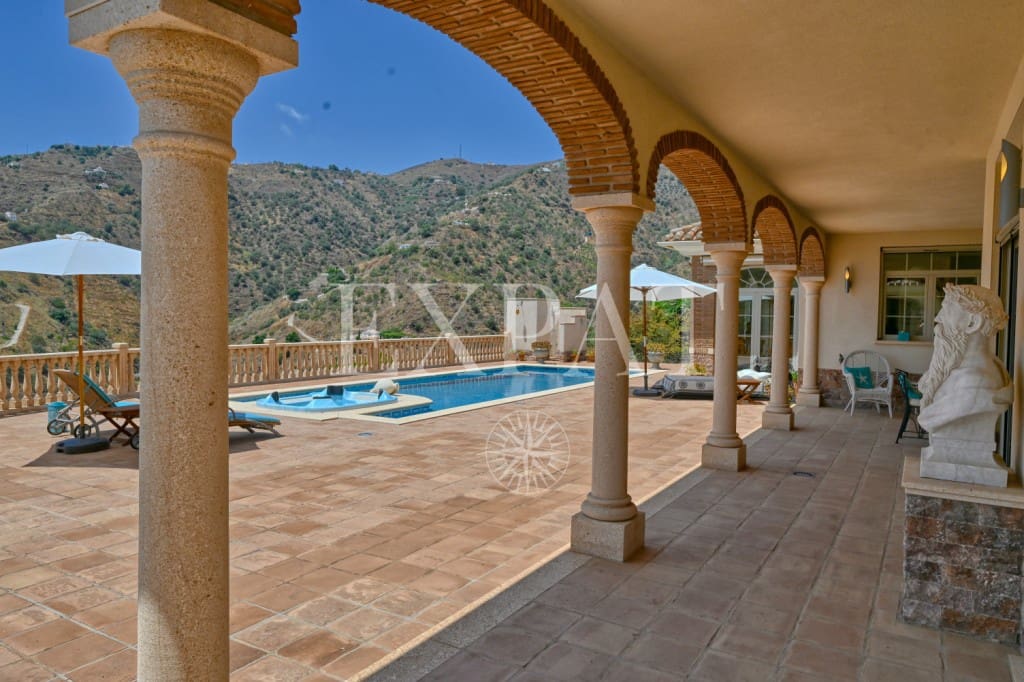 4 camera da letto Finca/Casa di Campagna in vendita in Arenas con piscina - 990.000 € (Rif: 9204395)