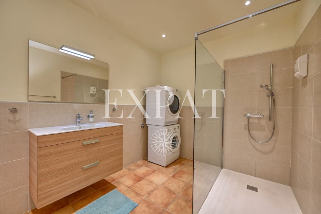 3 soveværelse Villa til salg i Torrox med swimmingpool - € 1.095.000 (Ref: 9230436)