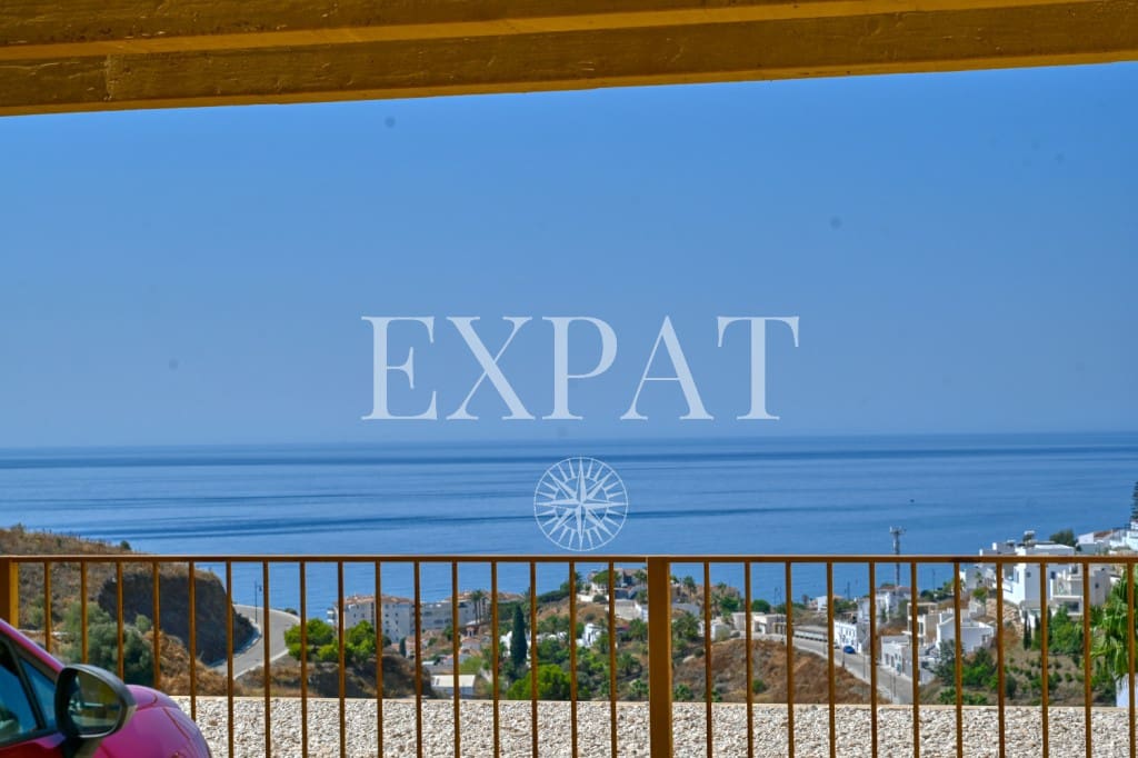 3 soveværelse Villa til salg i Torrox med swimmingpool - € 1.095.000 (Ref: 9230436)