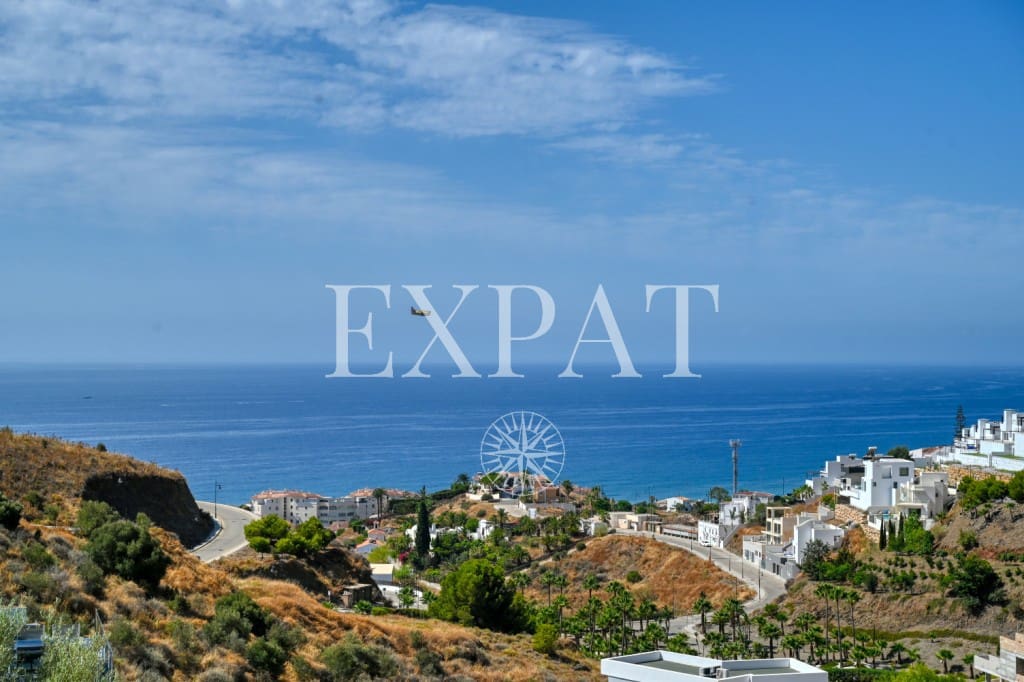 3 soveværelse Villa til salg i Torrox med swimmingpool - € 1.095.000 (Ref: 9230436)