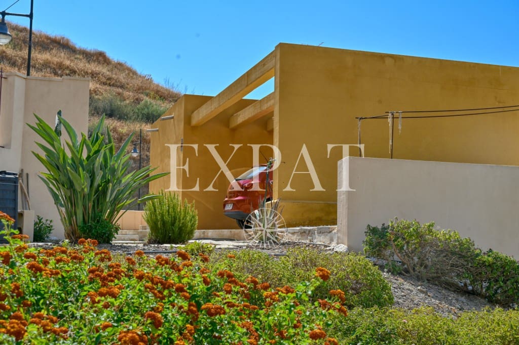 3 soveværelse Villa til salg i Torrox med swimmingpool - € 1.095.000 (Ref: 9230436)