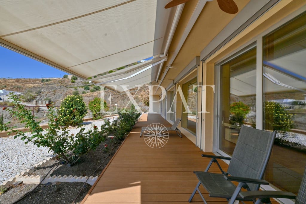 3 soveværelse Villa til salg i Torrox med swimmingpool - € 1.095.000 (Ref: 9230436)