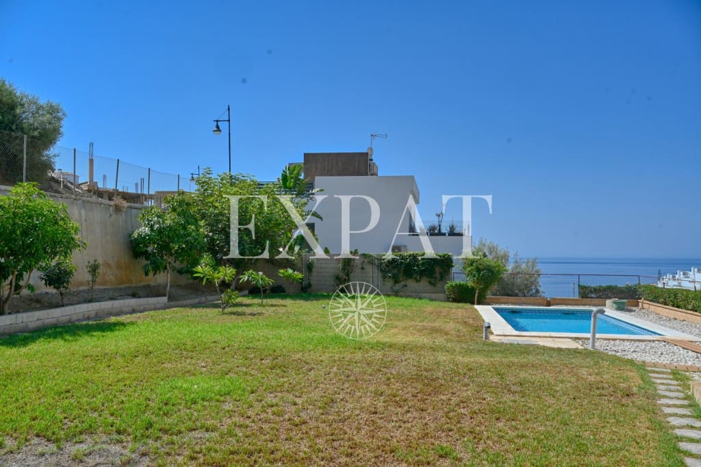 3 soveværelse Villa til salg i Torrox med swimmingpool - € 1.095.000 (Ref: 9230436)