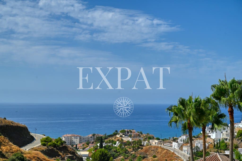 3 soveværelse Villa til salg i Torrox med swimmingpool - € 1.095.000 (Ref: 9230436)