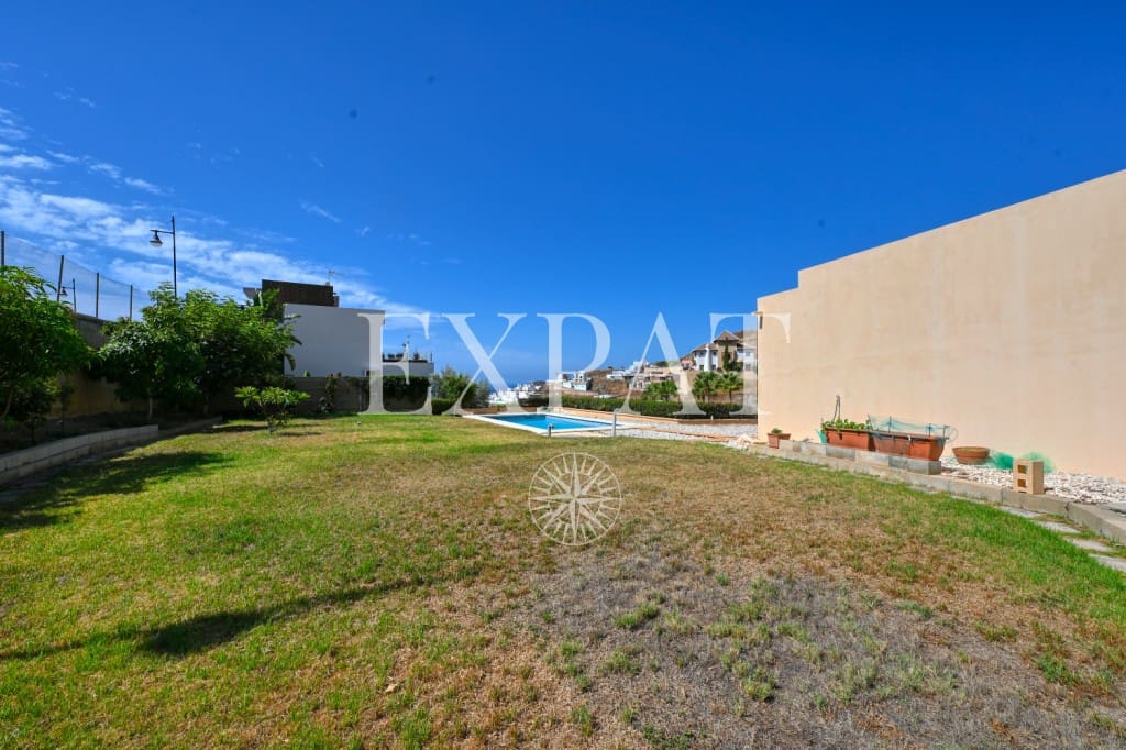 3 soveværelse Villa til salg i Torrox med swimmingpool - € 1.095.000 (Ref: 9230436)