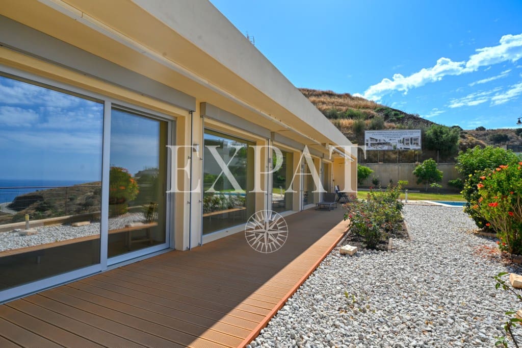 3 soveværelse Villa til salg i Torrox med swimmingpool - € 1.095.000 (Ref: 9230436)