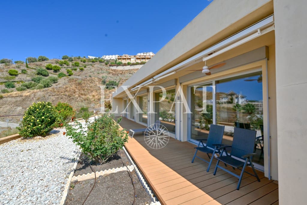 3 soveværelse Villa til salg i Torrox med swimmingpool - € 1.095.000 (Ref: 9230436)