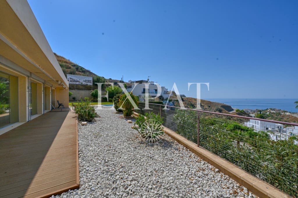 3 soveværelse Villa til salg i Torrox med swimmingpool - € 1.095.000 (Ref: 9230436)