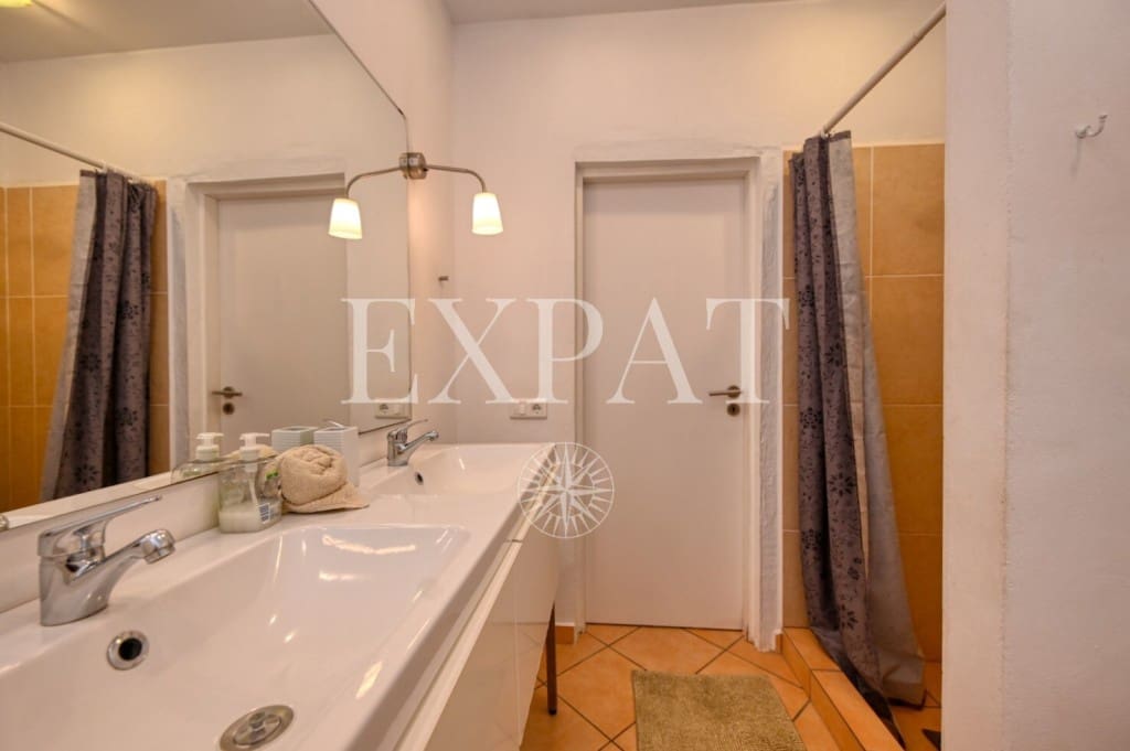 5 soveværelse Finca/Landehus til salg i Arenas med swimmingpool - € 549.000 (Ref: 9232521)