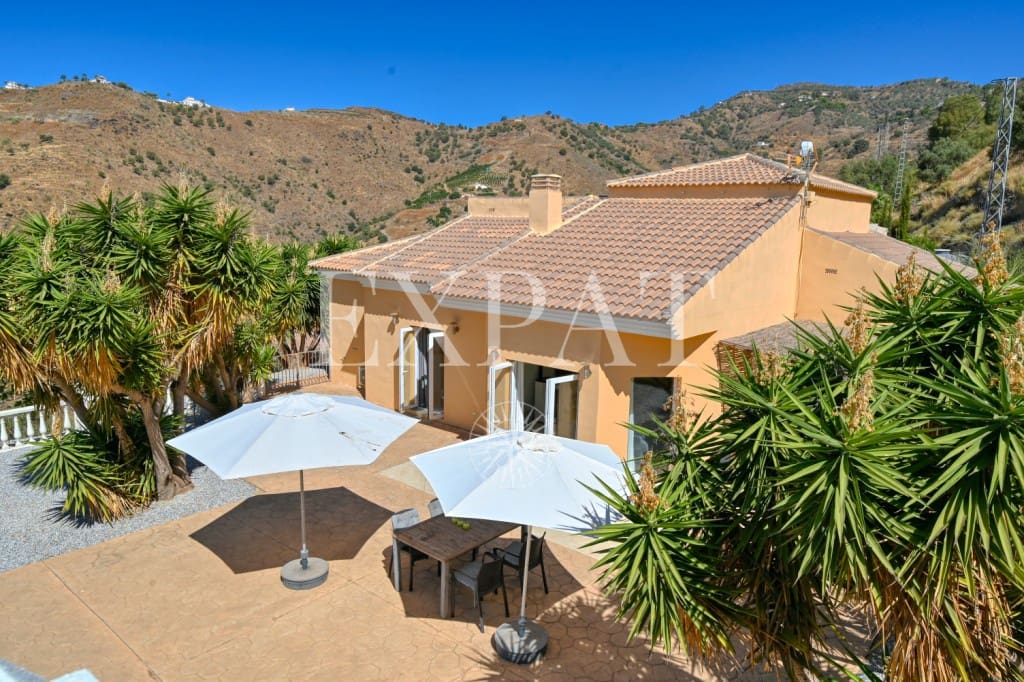 5 soveværelse Finca/Landehus til salg i Arenas med swimmingpool - € 549.000 (Ref: 9232521)