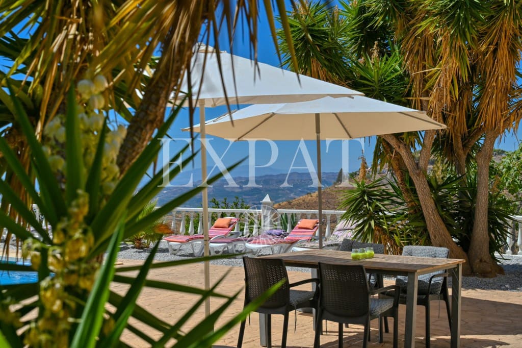 5 soveværelse Finca/Landehus til salg i Arenas med swimmingpool - € 549.000 (Ref: 9232521)