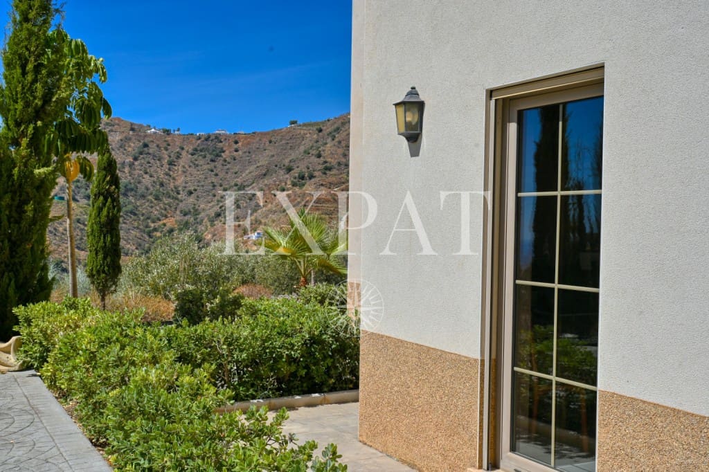 4 slaapkamer Finca/Landhuis te koop in Arenas met zwembad - € 725.000 (Ref: 9246549)