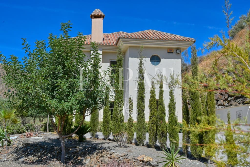 4 slaapkamer Finca/Landhuis te koop in Arenas met zwembad - € 725.000 (Ref: 9246549)