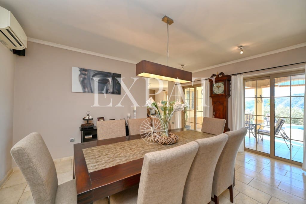 4 soveværelse Finca/Landehus til salg i Arenas med swimmingpool - € 725.000 (Ref: 9246549)