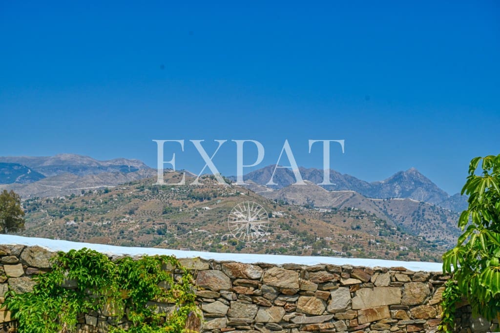 4 sypialnia Finka/Dom wiejski na sprzedaż w Sayalonga z basenem - 798 000 € (Ref: 9276059)