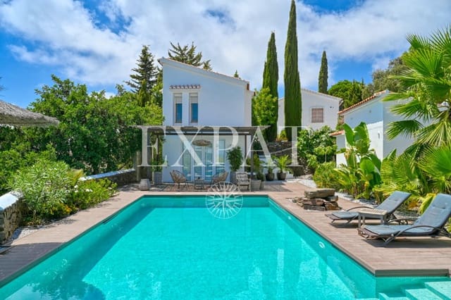 4 soveværelse Finca/Landehus til salg i Sayalonga med swimmingpool - € 798.000 (Ref: 9276059)