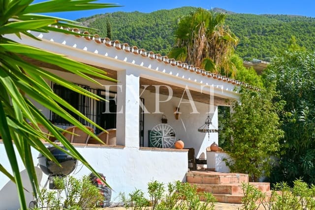 4 chambre Finca/Maison de Campagne à vendre à Alcaucín avec piscine - 575 000 € (Ref: 9300888)