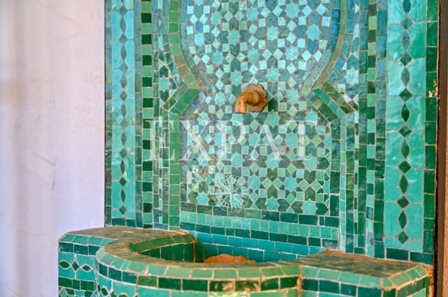 4 soveværelse Finca/Landehus til salg i Alcaucín med swimmingpool - € 575.000 (Ref: 9300888)