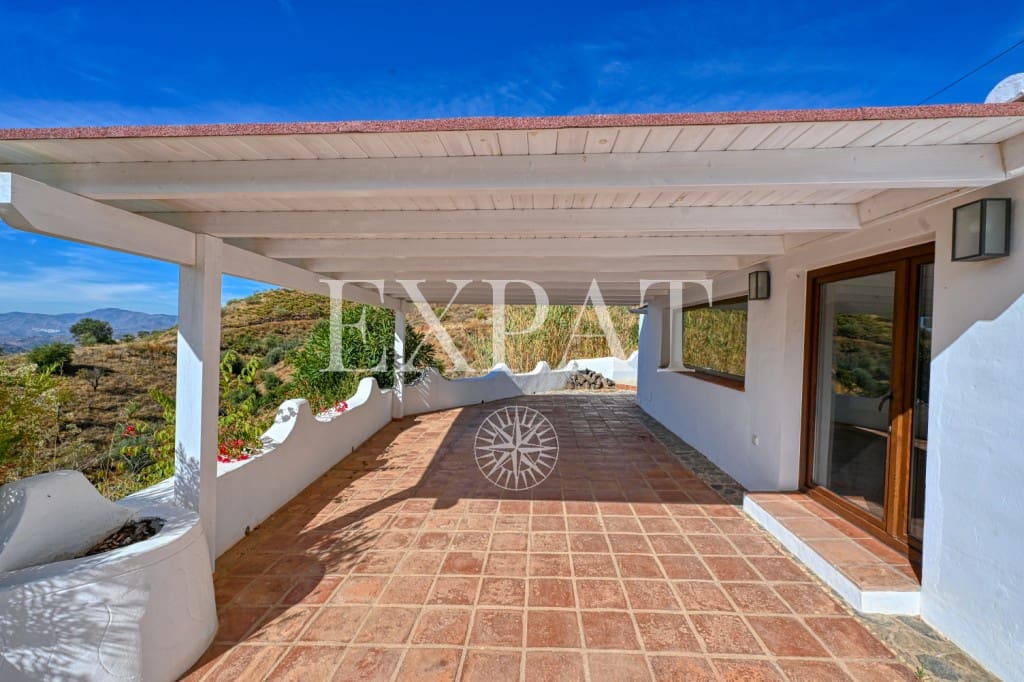 4 sovrum Finca/Hus på landet till salu i Sedella med pool - 350 000 € (Ref: 9334572)