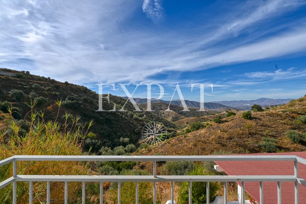 4 sovrum Finca/Hus på landet till salu i Sedella med pool - 350 000 € (Ref: 9334572)