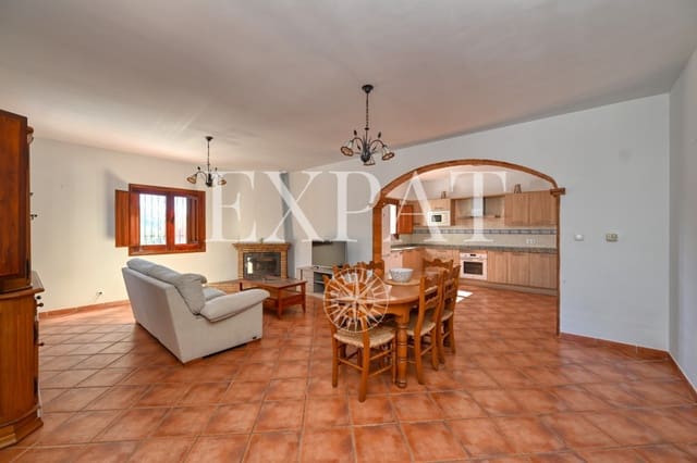 3 slaapkamer Finca/Landhuis te koop in Archez met zwembad - € 350.000 (Ref: 9342053)