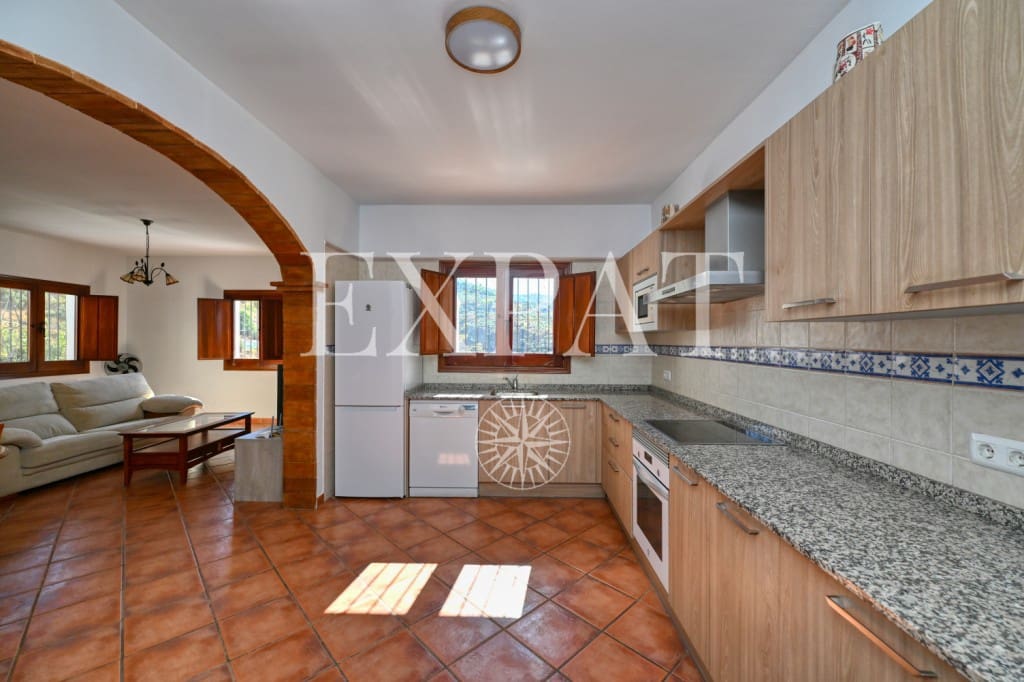 3 soveværelse Finca/Landehus til salg i Archez med swimmingpool - € 350.000 (Ref: 9342053)