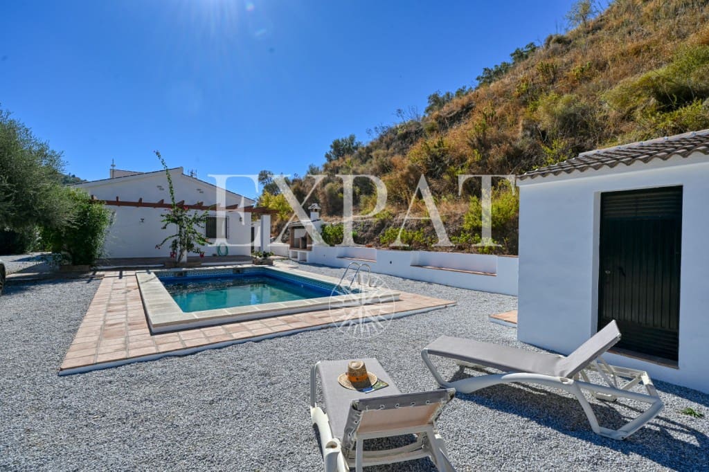 3 soveværelse Finca/Landehus til salg i Archez med swimmingpool - € 350.000 (Ref: 9342053)