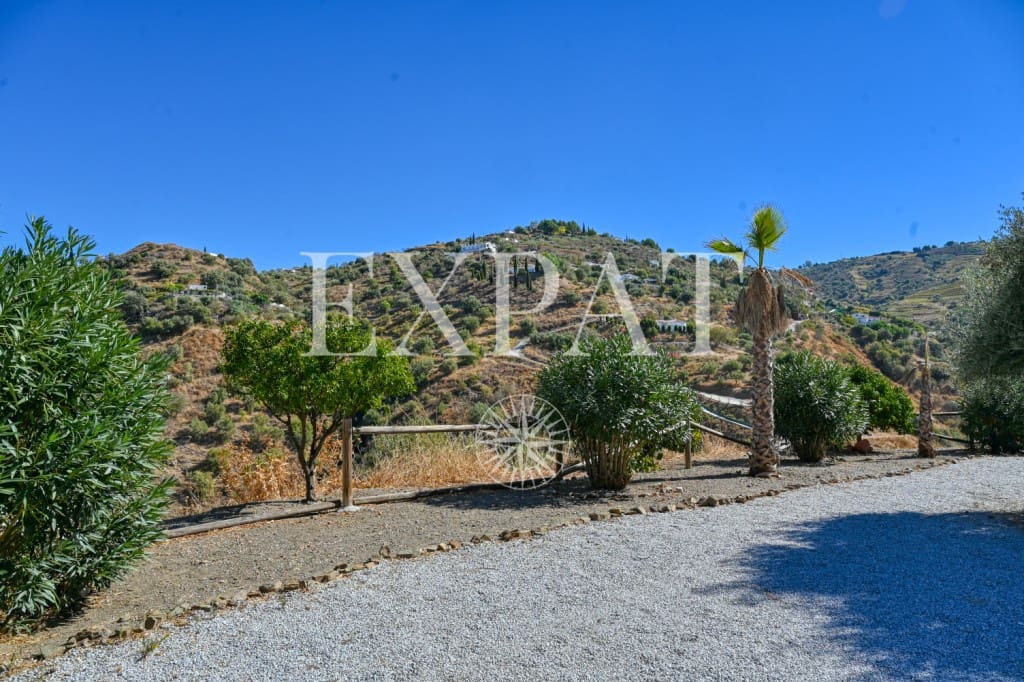 3 soveværelse Finca/Landehus til salg i Archez med swimmingpool - € 350.000 (Ref: 9342053)