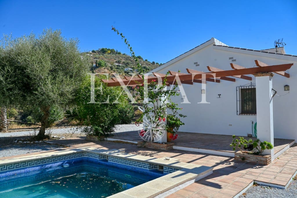 3 soveværelse Finca/Landehus til salg i Archez med swimmingpool - € 350.000 (Ref: 9342053)