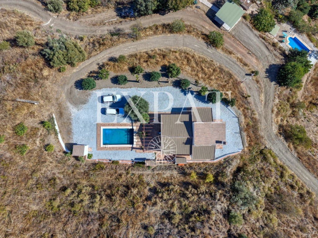 3 soveværelse Finca/Landehus til salg i Archez med swimmingpool - € 350.000 (Ref: 9342053)
