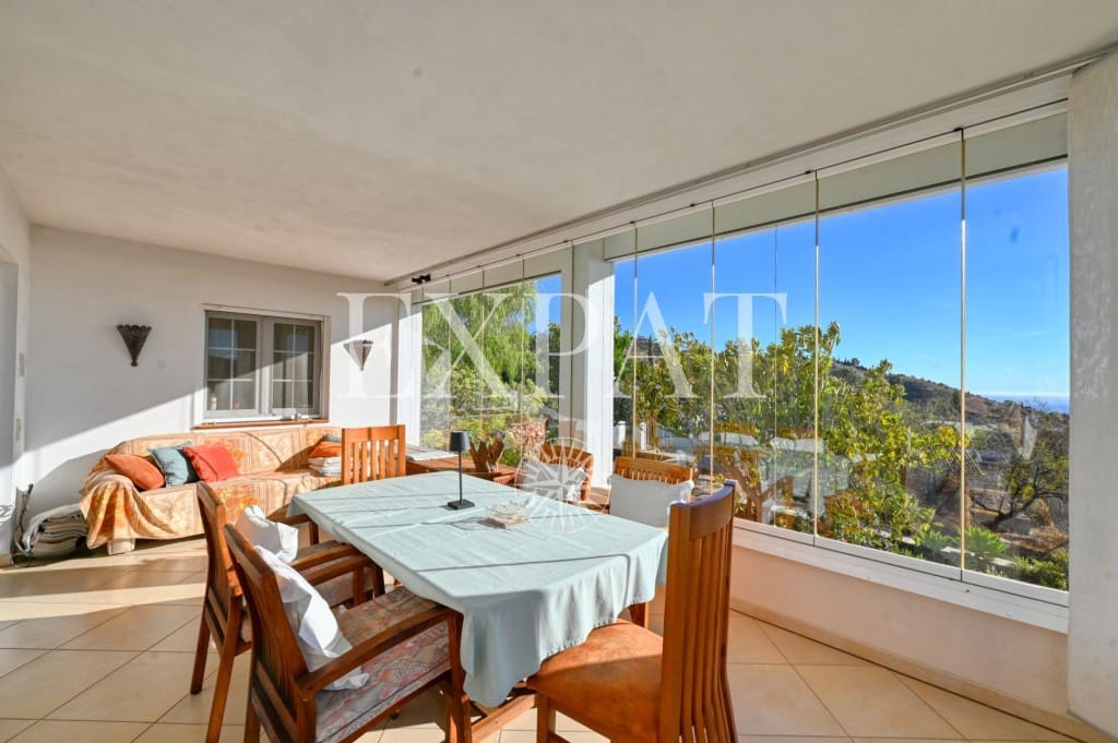 6 soveværelse Finca/Landehus til salg i Sayalonga med swimmingpool - € 890.000 (Ref: 9346892)