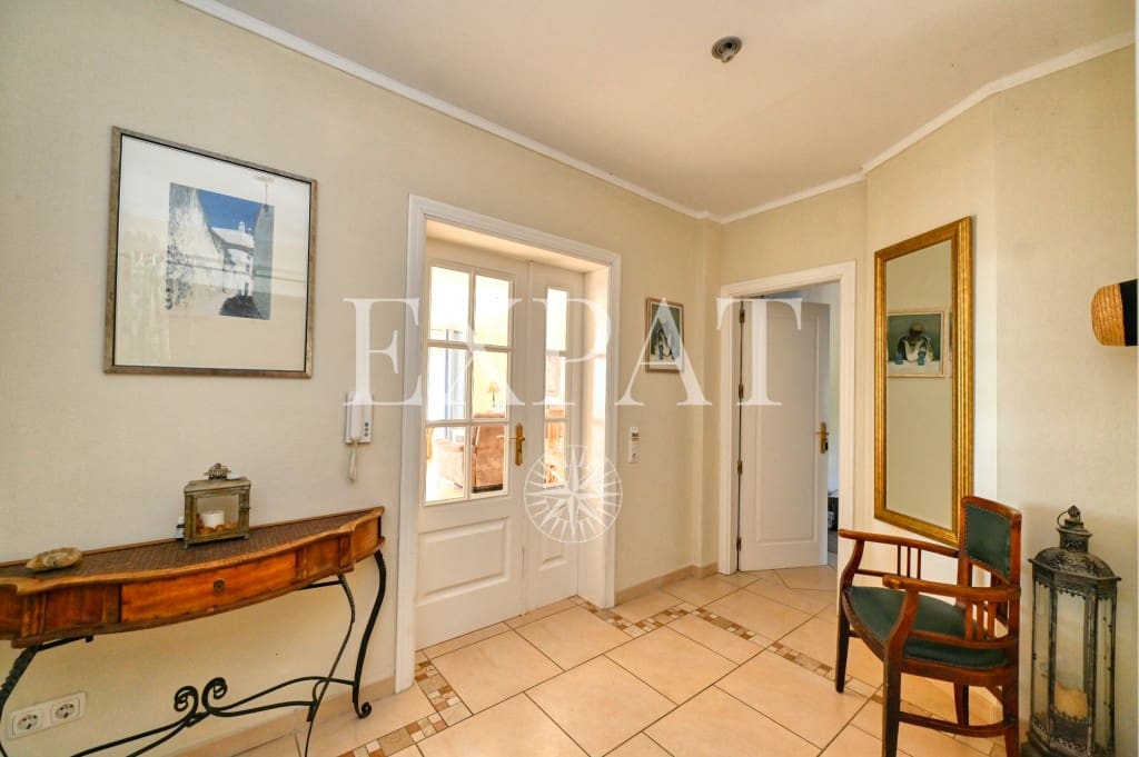 6 soveværelse Finca/Landehus til salg i Sayalonga med swimmingpool - € 890.000 (Ref: 9346892)