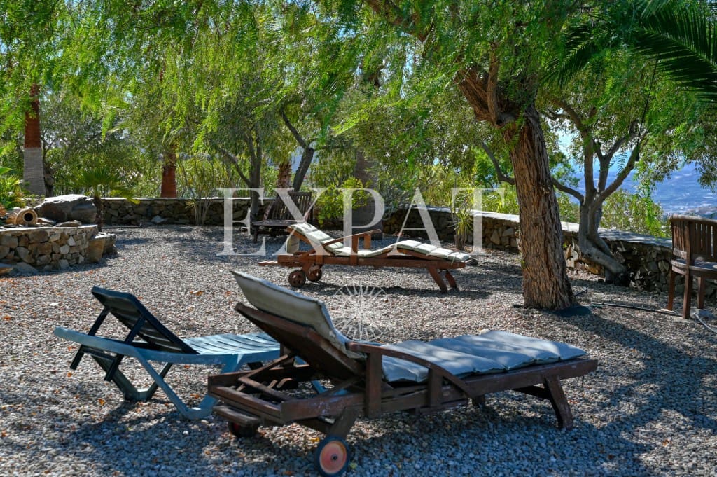 6 soveværelse Finca/Landehus til salg i Sayalonga med swimmingpool - € 890.000 (Ref: 9346892)