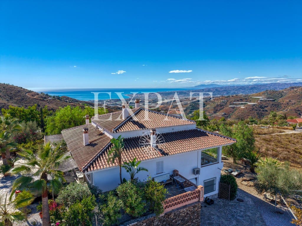 Finca/Casa Rural de 6 habitaciones en Sayalonga en venta con piscina - 890.000 € (Ref: 9346892)