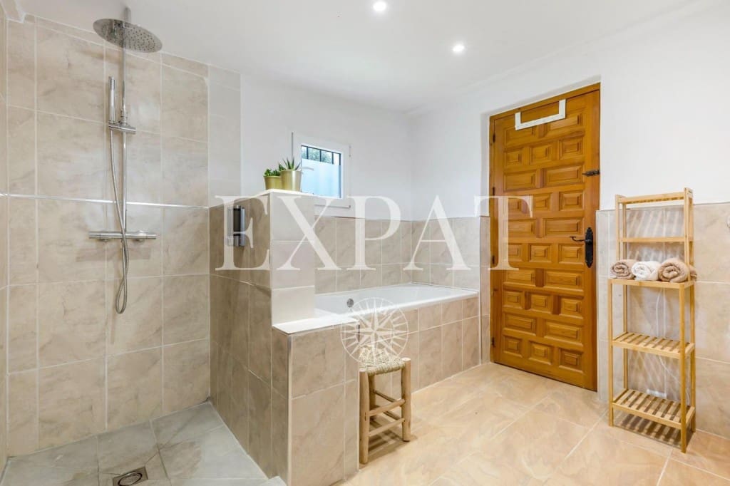 4 slaapkamer Finca/Landhuis te koop in Canillas de Aceituno met zwembad - € 340.000 (Ref: 9356687)